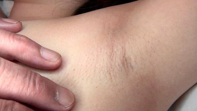 恥ずかしがる素人娘たちのワキ視姦＆責め！！2 サンプル画像 19