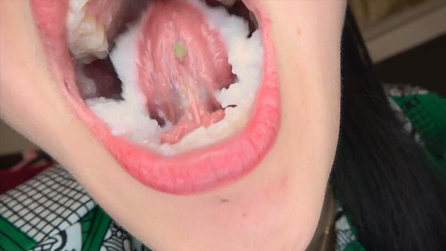 唾と咀嚼 M男を唾液で溶かす女王様 サラ女王様 サンプル画像 11