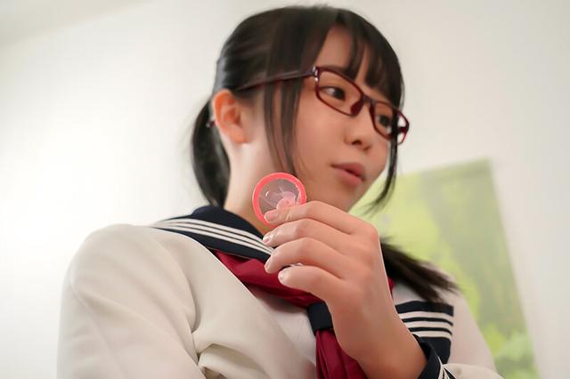 『ゴム取っていいよ！だって生でエッチしないと本当の童貞卒業にならないから…』童貞で悩んでいるボクに地味幼馴染が過激すぎるまさかの提案！ 泉りおん サンプル画像 6