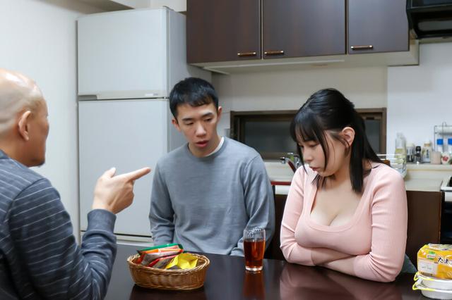 若くて超美人！更に爆乳の義母は「もっと仲良くなりたい…」と言ってお風呂に入って来てぼくのおちんちんを洗ってくれた！ 吉根ゆりあ サンプル画像 2
