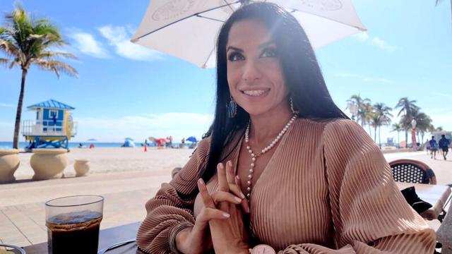 マイアミのカフェでナンパしたスパニッシュ系セレブ人妻にサムライディックで国際交流！サンディー（40） サンプル画像 2