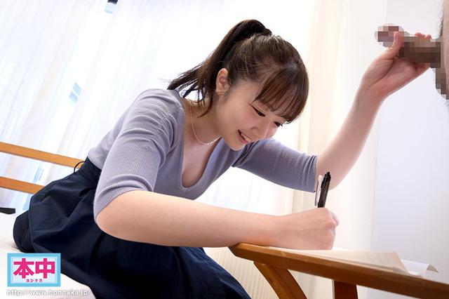 新人 カラオケグランプリ第1位 CDデビューまでした美乳歌姫がマイクをチ○ポに持ち替えて中出しAVデビュー！！ 小波さくら サンプル画像 5