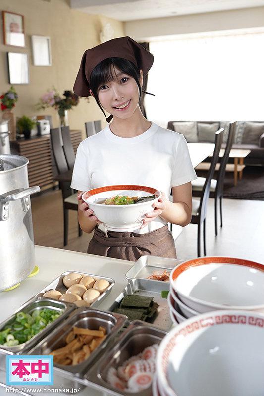 新人 ラーメン屋でバイトしながらでもAV女優になれますか？経験人数3人だけコンドームSEX経験なし！！ 初ゴム有りSEXに物足りず中出しAVデビュー！！ 浜辺ことり サンプル画像 1
