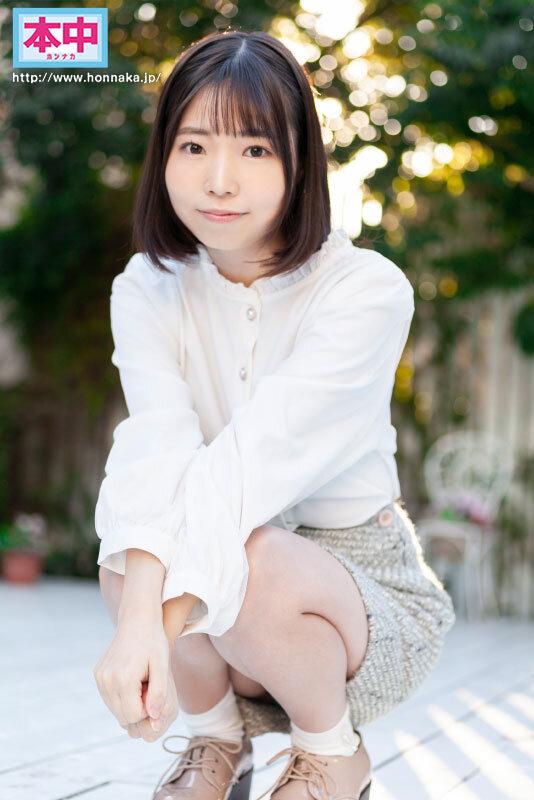 無垢そうに見えて…実は痴女！！ だけど生ち○ぽの気持ちよさに負けちゃって初めてのナマ中出し 二之宮りえな サンプル画像 1