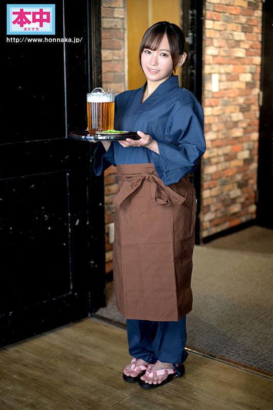 新人 ビールとチ●ポは生が一番ッ 平●梨にちょっと似てると噂の居酒屋チェーン店で週4回働く 小さくて可愛い笑顔のアルバイトJD美少女中出しAVデビュー！！ 亜弓れおん サンプル画像 1