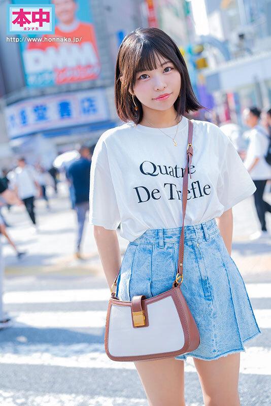 乃●坂にいる子にちょっと似てる女の子中出しAVデビュー 被写体モデル1時間3000円でやっている女子にAV出演交渉！即中出し解禁！ 水野ろあ サンプル画像 1