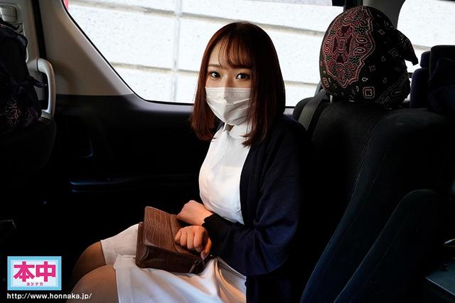 新人渋谷区にある歯医者さんで働く優しい笑顔のGカップマスク天使マスクを取って中出しAVデビュー！！ 五月好花 サンプル画像 1