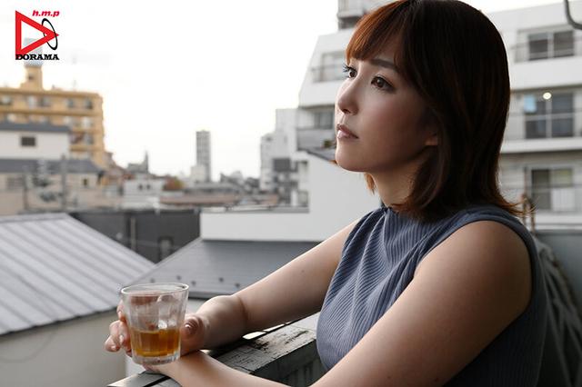 （実話）新婚上司が出張中で寂しそうな色白デカ尻妻を生ハメしまくって何度も種付けした 徳永しおり サンプル画像 8