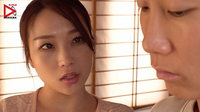 世話焼きな叔母が僕に初彼女が出来た事を知った途端ドエロい痴女誘惑をされて年上SEX沼に嵌ってしまった。 八乃つばさ サンプル画像 1