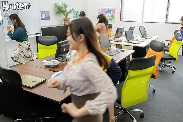 ボクのチ○ポは大盛況で女子社員がお昼休みに大行列！2 女子だらけの会社に男は清掃員のボク1人！昼休みは順番待ちしてまでボクのチ○ポをハメに… サンプル画像 3