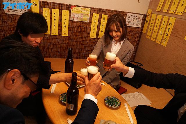 出張先相部屋NTR 絶倫の上司に一晩中何度もイカされ続けた新人女子社員 元ヤリマン女子社員が寝取られる浮気一部始終！一晩で8発もの精子をそそがれる絶倫寝取り性交映像！ 小野琴弓 サンプル画像 2