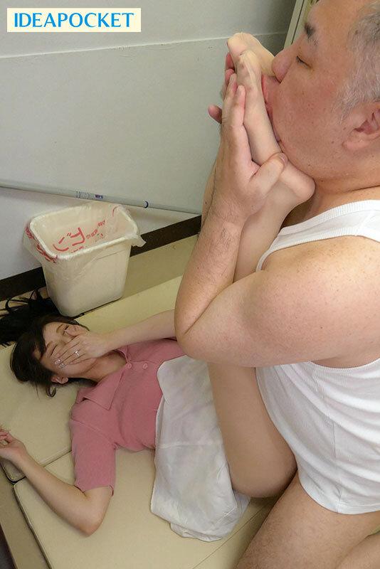 パンストマニアの標的になった美脚女教師 RARA サンプル画像 3