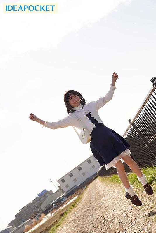 見た目は少女、中身はビッチな合法ロリ女教師は生徒をロリコンに目覚めさせてしまう 日向由奈 サンプル画像 15