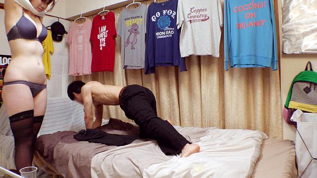熟女限定 熟女が部屋にやって来た お持ち帰り盗撮 そのままAV発売へ59 若いチ●ポとシタくて抑えが効かない淫乱人妻編 奈美さん/Hカップ/39才/むっちり巨尻で年下を誘惑する肉食妻 あけみさん/Fカップ/45才/旦那とセックスレスで火照りまくる美人妻 サンプル画像 18
