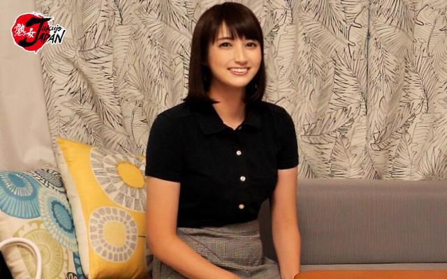 イケメンが人妻を部屋に連れ込んでSEXに持ち込む様子を盗み撮りしたDVD。019～強引にそのまま中出ししちゃいました～ サンプル画像 11