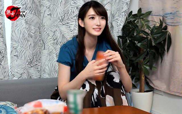 イケメンが人妻を部屋に連れ込んでSEXに持ち込む様子を盗み撮りしたDVD。019～強引にそのまま中出ししちゃいました～Part.1 サンプル画像 2