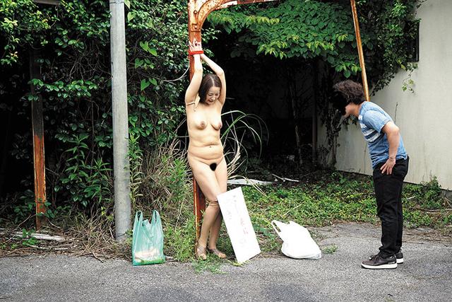素人妻露出調教願望 サンプル画像 8
