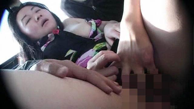 変態痴●集団狙われた人妻バス編4時間2 16人 サンプル画像 10