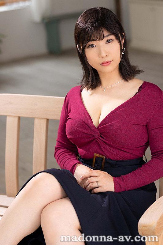 夫に言えない妄想癖、隠しきれない下心―。 図書館勤務のムッツリ人妻 松岡なつ美 32歳 AV DEBUT サンプル画像 1