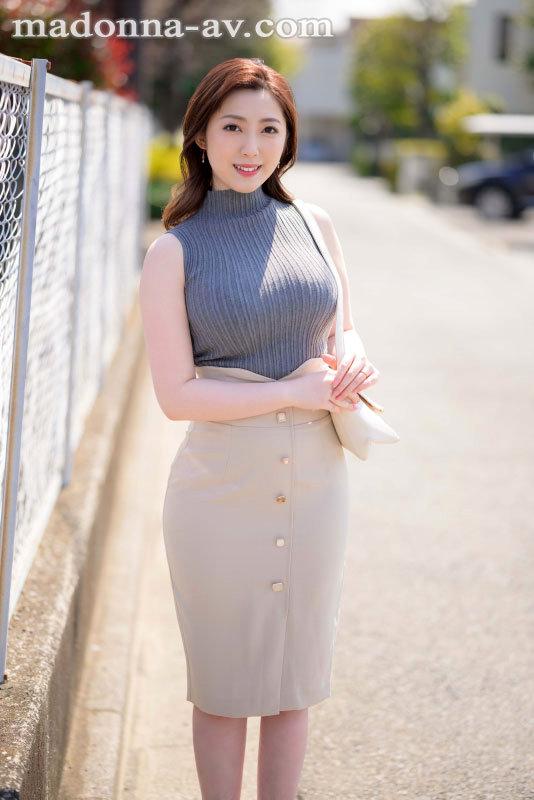 ハードファックに憧れる笑顔が眩しいGカップ人妻 君塚ひなた 30歳 AV DEBUT サンプル画像 2