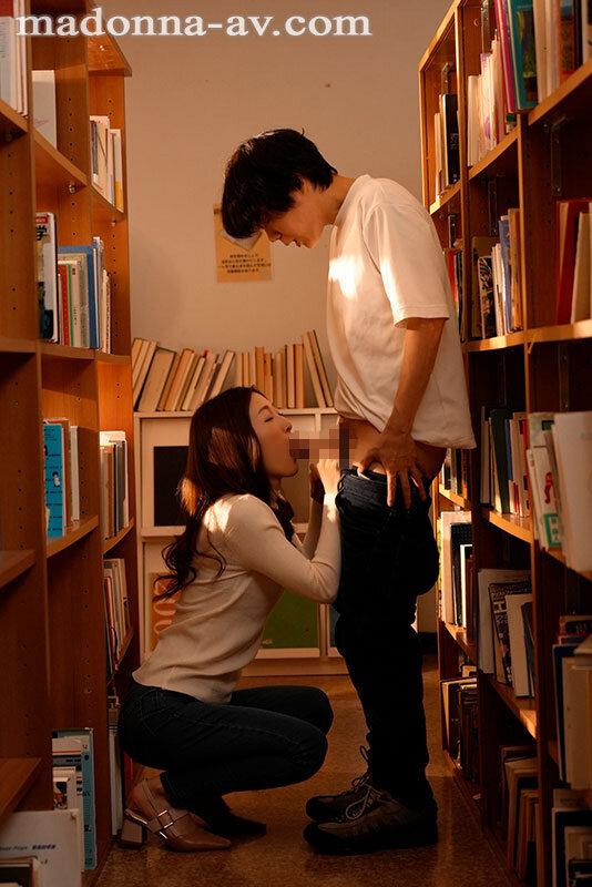 夜間学校に通う‘ 人妻 ’同級生と時を忘れて求め合った青春やり直し性交ー。 今井栞菜 サンプル画像 4