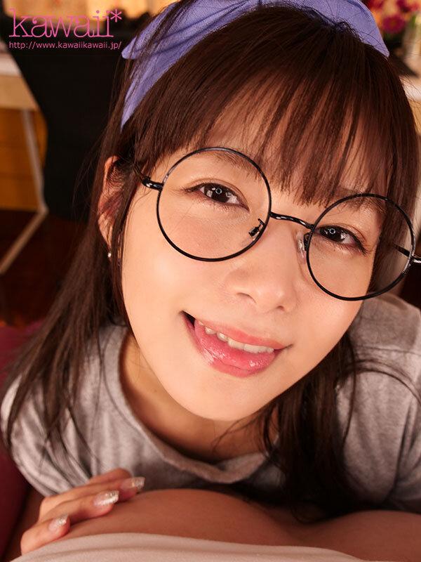 【VR】エロ漫画家‘こんぴか先生’のアシスタントに入った僕はエロネタ検証と称して夜な夜なチ●ポを差し出しアトリエで先生のおもちゃにされています。 紺野ひかる サンプル画像 2