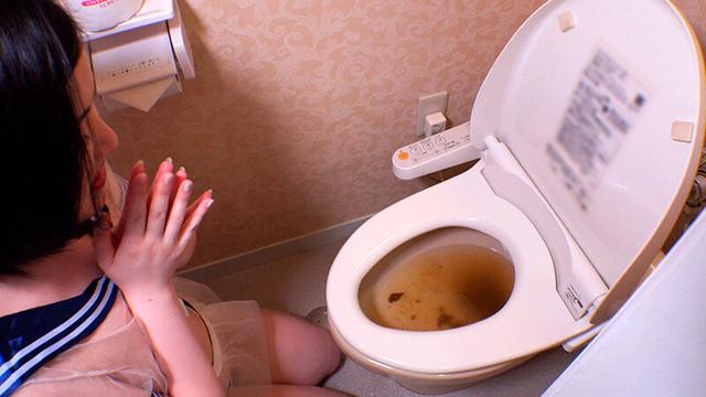美肌美乳のカレンちゃんがお浣腸でたくさんのうんちをしてくれました。 サンプル画像 19