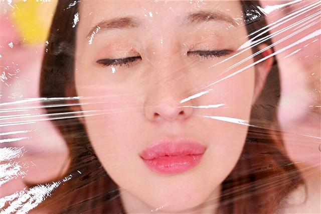 【VR】【お触り禁止！本番禁止！】スタイル抜群【白GAL美巨乳ピンク乳首女子○生】に媚薬を盛ると【絶頂連発！】覚醒した敏感早漏マ○コを激突きイカせまくってお店に内緒で生ハメ【口内射精・中出し3発】孕ませキメパコJ○リフレ 柊かれん サンプル画像 6
