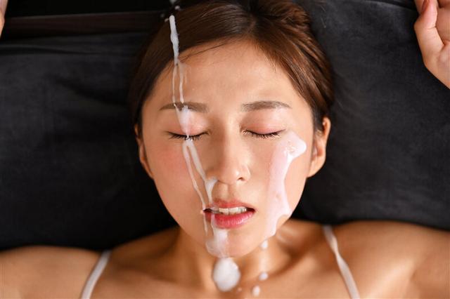 【VR】【お触り禁止！本番NG！】出張メンズエステでスレンダー美巨乳エステ嬢に媚薬を盛って責めると早漏アクメ連発＆激エロ淫乱開花！おチ〇ポ求めてご奉仕するガンギマリ中毒嬢を欲望全開で突きまくり一滴残らず射精しまくった【口内射精・挟射・中出し3発射… 長谷川夕奈 サンプル画像 20