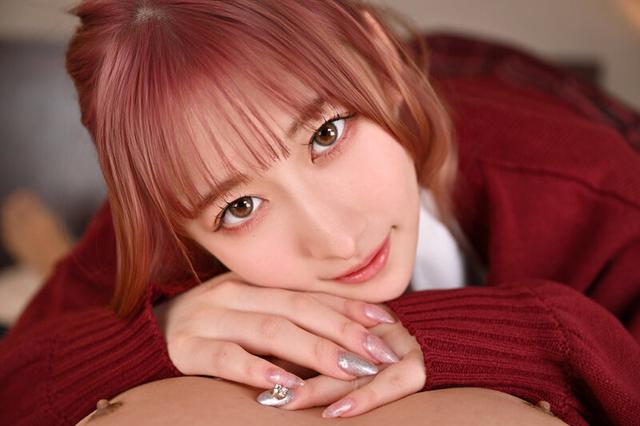 【VR】【8K】【究極にあざとい素人女子大生】某一流大学アメフト部員を誘う他校在学の女子マネージャー じゅん（20歳） 末広純 サンプル画像 1
