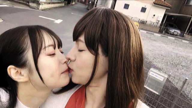 ～僕と彼女の女装レズ日記～ 学生時代に彼女のスカートを穿いてオナニーしてたのを見られ社会人になった今でも会社帰りに痴女られる僕と彼女の秘密の性癖 天馬ゆい サンプル画像 11