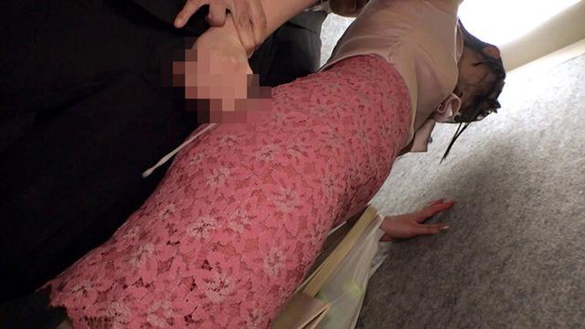 オフィス痴●で感じちゃう…敏感OLは職場の男達に1日中触られ放題のいつでもOKドスケベ娘【痴感オフィスレディ・静河さん21歳の場合】 サンプル画像 8