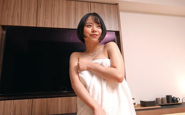憧れの上司と地方出張…どうしてもエッチしたかったのでわざと相部屋にしちゃいました 菊池はる サンプル画像 12