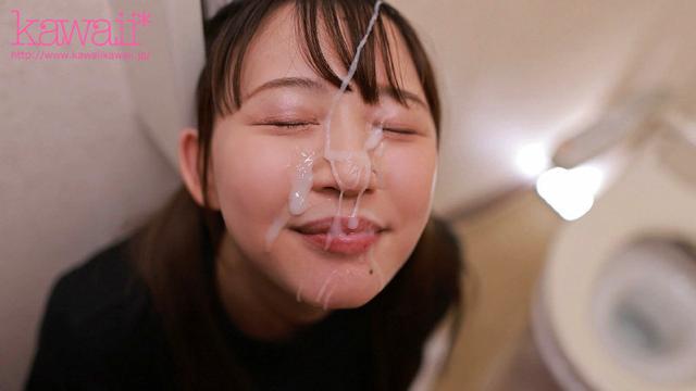 射精直前の濃厚フェラチオから即顔射85連発 怒涛のぶっかけ顔面パック！ サンプル画像 2