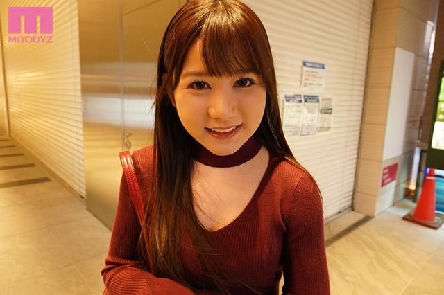【VR】デリヘルで元カノ発見！路上待ち合わせしてホテルに行ったらSEXテク爆上がり！ノリノリでボクを責めてきた！！ ノーパン＆ノーブラ＆トビッコオプションで大満足！後日裏引きして自宅でも本番をさせてくれる神対応！！ 愛花あゆみ サンプル画像 2