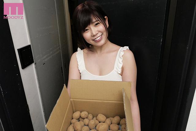 【VR】ご近所の巨乳お姉さんとグングン距離が近づいてSEX！！ 出会いからSEXまでの流れが自然でストレスフリー！家で1人ぼっち（童貞）だったボクに訪れたラッキースケベ体験！！ 川端成海 サンプル画像 2