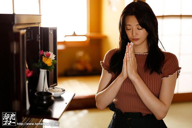 「夫がいるから絶対にイってはいけないのにっ…。」 絶倫義父のベロ舐め性交が人生で一番気持ちよくてイカされまくった嫁 澪真央 サンプル画像 1