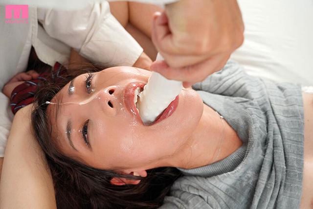 ボクだけが知ってしまった女教師の裏の顔。ボクの大好きならら先生が不良達に放課後イラマチオ開発され続けていた…。 篠咲らら サンプル画像 5