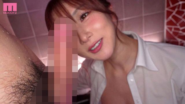 僕の性癖に刺さる美脚女上司のノーパン直穿きパンスト挑発に負け上から目線で痴女られ20発射精し絶賛ドはまり中 大槻ひびき サンプル画像 10