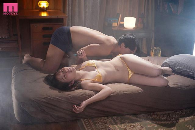 「媚薬使っていきなり白目剥いちゃうかもしれないの、恥ずかしいからさ…」 私と媚薬エッチしない？ 東京で彼氏ができたという幼馴染が田舎に帰省中にボクを実験台に媚薬SEXを試してきました… 一ノ瀬あおい サンプル画像 10