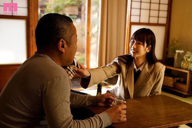 奥さんに逃げられ借金まみれアル中ダメダメ叔父さんを励ますうちに… ダメ男好き体質になってしまった姪っ子J○…愛情と性欲が暴走して妊娠OK求愛淫語と密着中出し誘惑 小野六花 サンプル画像 1