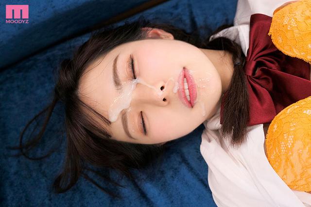 お漏らし痴●レ●プ 嫌がる制服美少女の敏感帯をこねくり廻してサイレントアクメ 小関むぎ サンプル画像 10