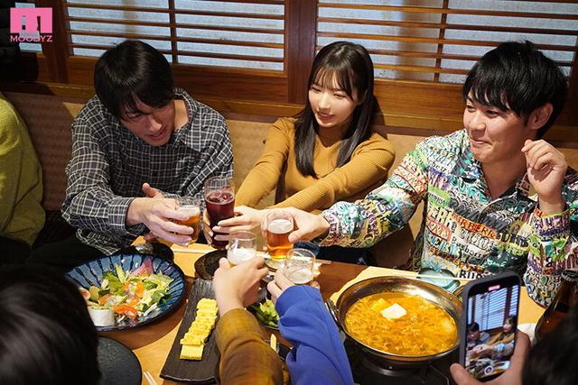 新入生の現役女子大生の初めて参加した大学の飲み会がぶっかけ中出し輪●サークルに変わった日。 三浜唯 サンプル画像 3