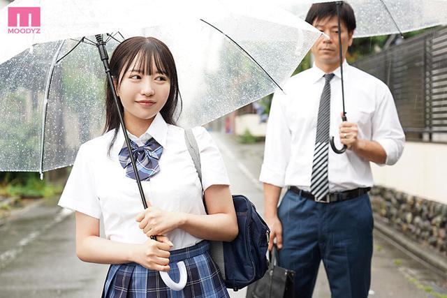 先生…今日だけ不倫しよッ教え子とホテル暮らし中にまさかの相部屋に…妻がいることはお構い無しにボクに跨り、朝が来るまで汗だくで腰を振り続けた。 塔乃花鈴 サンプル画像 12