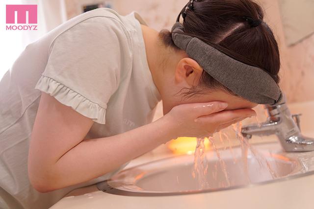 新人 石川県で育った美肌グランプリ第一位！肌年齢3歳の童顔可愛いベビーフェイス！ 肌と心がキレイな美少女AVdebut 八神未来 サンプル画像 8