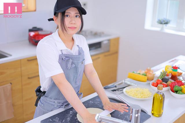 ピザが好き！！Hが好き！好きなこと全部やりたくてAVデビュー 潮崎ななみ サンプル画像 1