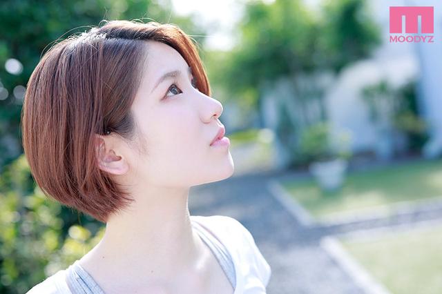 新人 1度ハメたらもう一度ハメたくなる！ 自然体なのにAV男優でさえ仕事を忘れるSEXの天才！AV DEBUT 奏美りおん サンプル画像 2