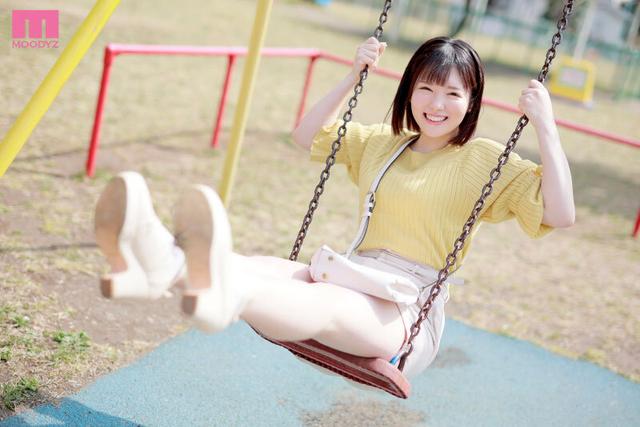 新人 明るい ポジティブ 元気 ハッピー 甘えん坊なFカップ女子大生高級なおちんちんとSEXしたくてAVデビュー 波島ほの花 サンプル画像 1