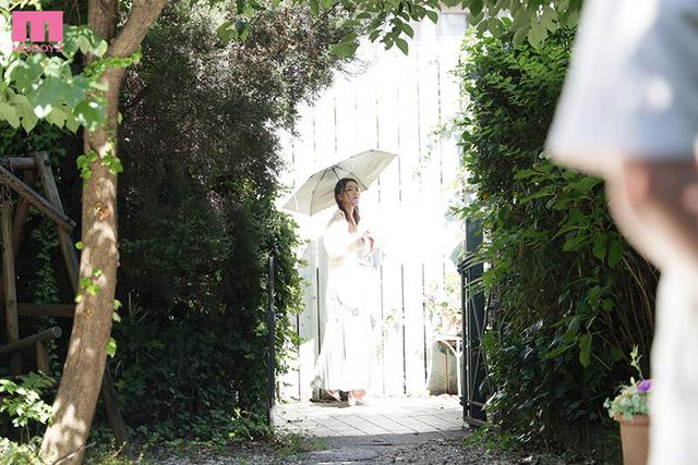 人気No.1メンエス嬢は元S級美少女 神乳JカップRe:Debut 石田美久 サンプル画像 3