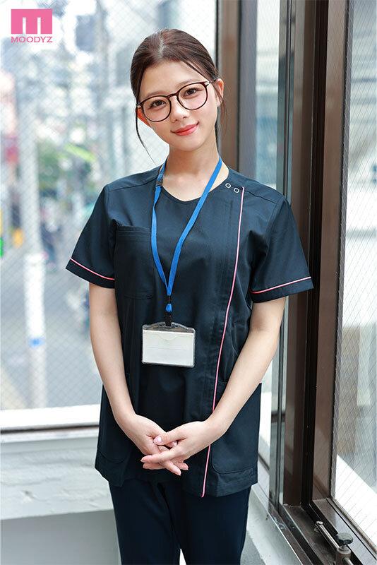 新人 脱いだらスゴイ乳首だった。某名門・医学部に現役合格した隠れスケベ乳首なインテリ研修医AVデビュー 音月みり サンプル画像 10